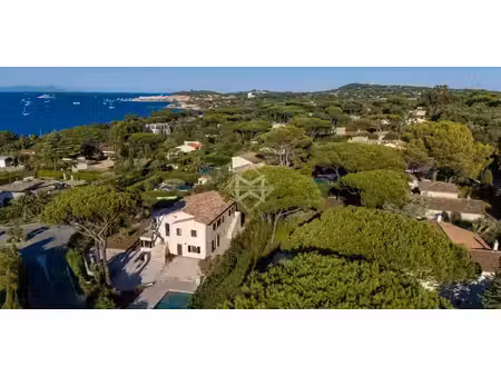 villa avec piscine en bord de mer gassin (83)