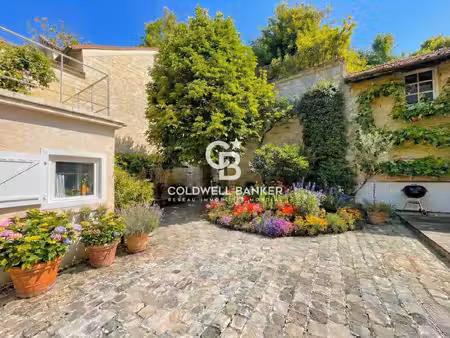 vente authentique maison en pierre avec cour paysagée et vue panoramique - 78600 - le mesn