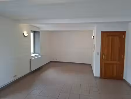 appartement 2 ch à louer à couvin  rue du bucq  2