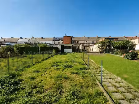 maison renovee avec beau jardin