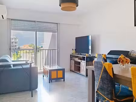 appartement meublé t2 de 47 m² avec box fermé et cave / wifi - antibes centre