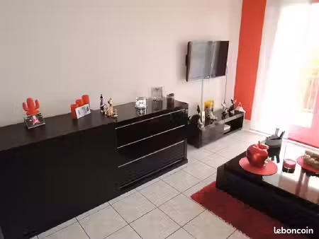 résidence de bon standing avec digicode/gardien/ascenseur