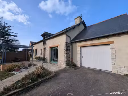 maison de caractère 135 m² – 5 chambres + bureau – terrain 1 019 m² – châteaugiron
