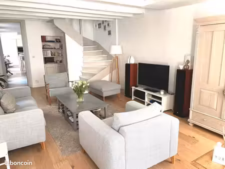 vends maison familiale avec cour intérieure - 186m² - vieux-port quartier saint nicolas