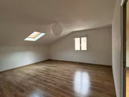 t2 50 m² entièrement rénové – cœur de ville – 500 cc