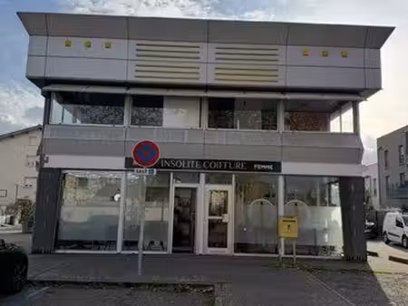 loue local commercial