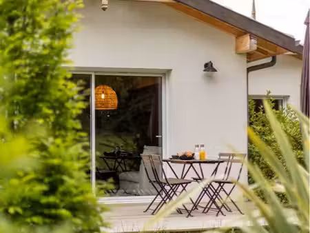 joli t2 meublé avec jardin et parking bordeaux rive droite