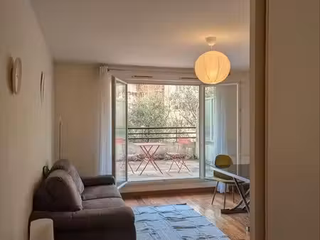 beau studio meublé 28m² avec terrasse 14m²