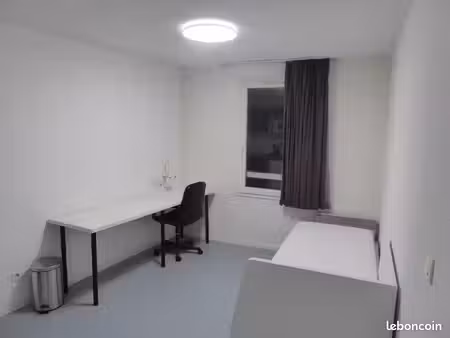 studio meublé de 19m² – grand rond / françois verdier