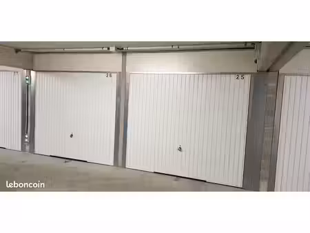 garage/box dans parking couvert securise