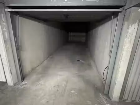 grand garage/box double 26 m² à louer la courneuve - les six routes