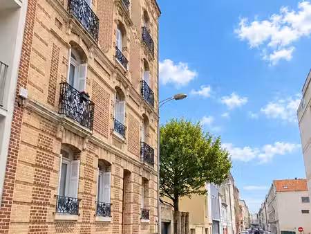 chambre aménagée sous comble de 9.75 m2 au sol à vendre sect