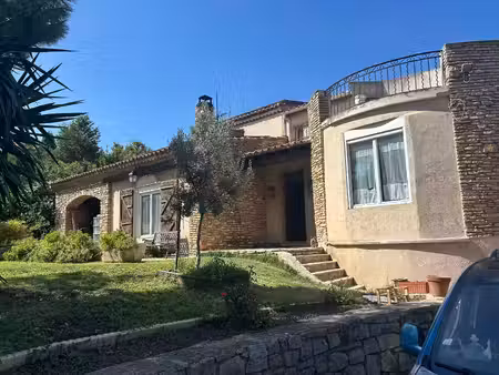 marseille 13015 - maison de 247 m² sur 1196 m² de terrain