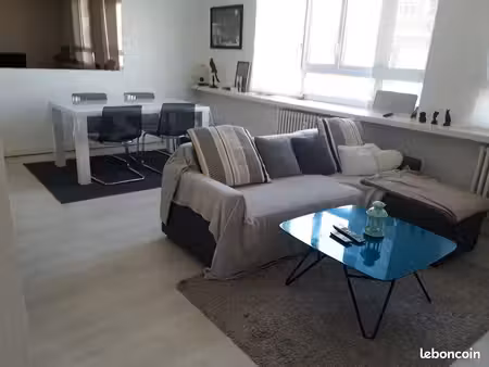 t2 meublé 62 m² – lyon 7 – 7e étage – 990 cc