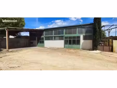 hangar / atelier