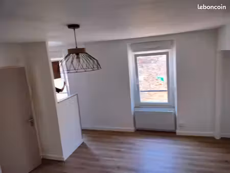 appartement t2 1er étage – 36 m² – auray (centre-ville)