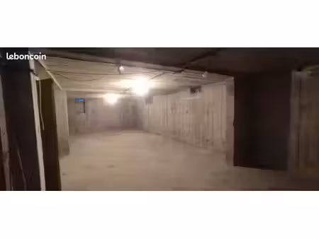 grande cave saine et sécurisée de 40 m² – cessole