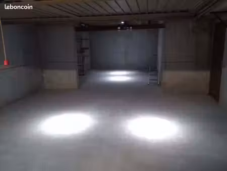 le pradet centre ville - location grand garage de 36m2 – 3 véhicules