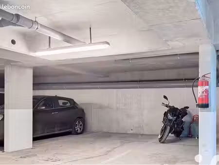 place de parking sécurisée