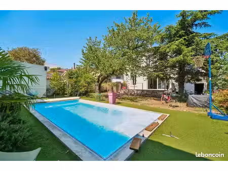 maison meublée clim et piscine à louer à lyon 8
