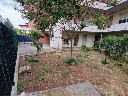 t3 rdc 57 m² – jardin + 2 terrasses – climatisation – box/garage – centre-ville
