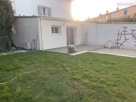location studio meublé 20 m2 + jardin