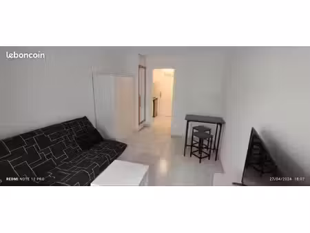 studio meublé avec balcon