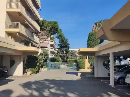 t2 58 m² jardin privatif face au port et parking
