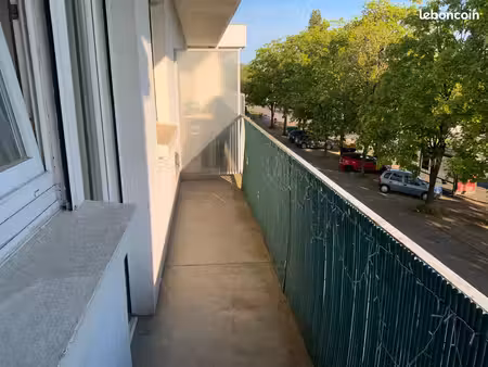 app 47 m2 balcon cave  place de parking