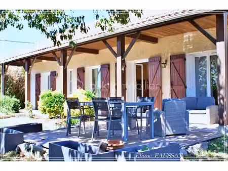 charme préservé et confort contemporain avec piscine  garage et atelier sur 710 m² de terr