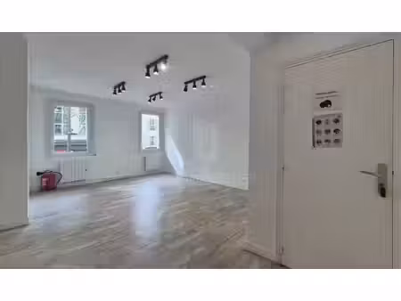 location bureaux paris 18eme 75018 68m²