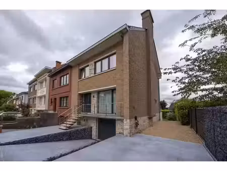 maison 3 façades rénovée  4 chambres  bureau  jardin  garage