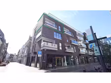 modern en lichtrijk appartement in het hart van roeselare