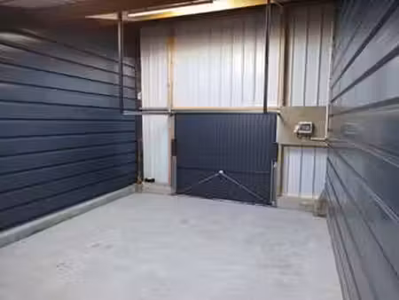 location garage box et parking à plougar (29440) : à louer / 25m² plougar