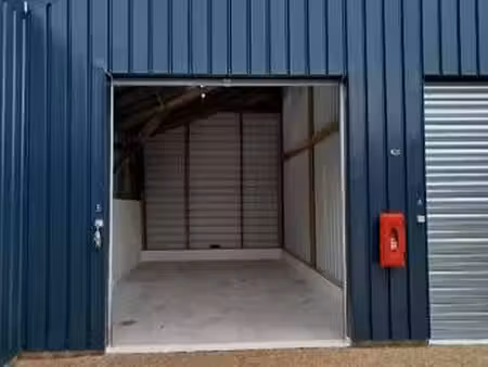 location garage box et parking à plougar (29440) : à louer / 40m² plougar