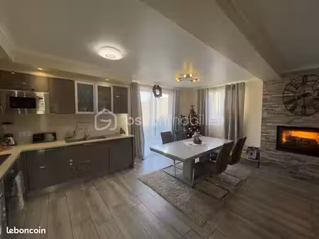 maison 6 pièces 140 m²