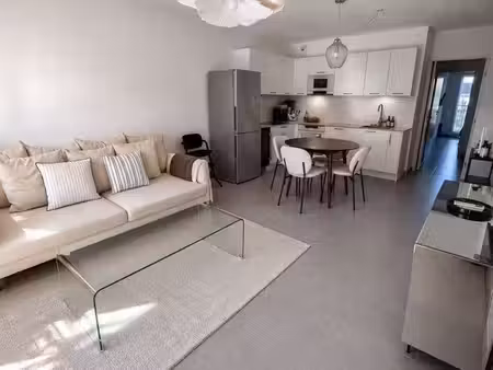 bel appartement 3 pièces avec terrasse et parking à la ciotat