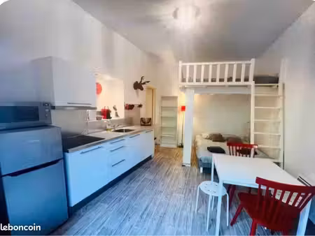 studio meublé – face université – parking – tout compris