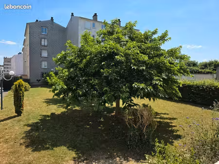 t3 meuble 63 m² refait a neuf residence goulevents bourges