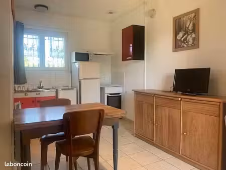 loue studio meublé en rez de jardin