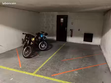 parking: emplacement moto / scoot - rue planchat