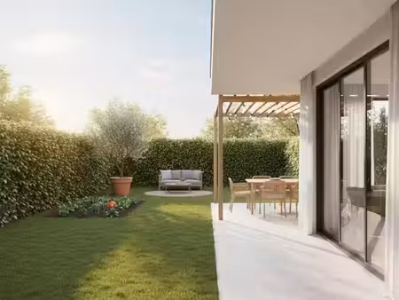 4 pièces en rez de jardin – calme absolu en intérieur de cour – parking inclus- exposition