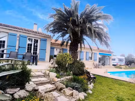 villa 160 m2 sur terrain de 1375 m2 avec piscine