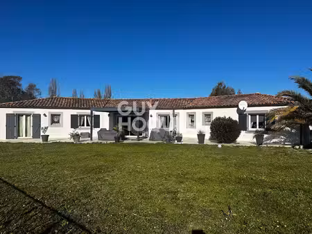 ouest carcassonne - villa de standing 200 m² 6 chambres sur terrain 2.000 m²