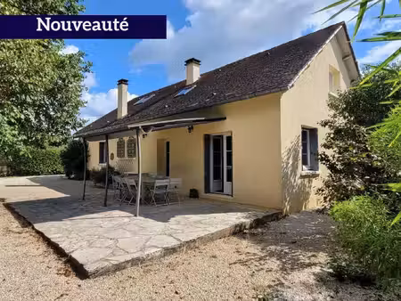 belle maison familiale avec piscine sur terrain de 1700 m²