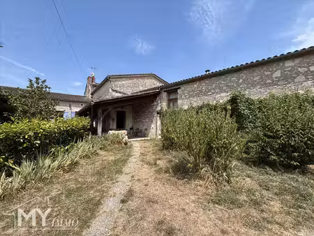 ensemble immobilier en pierre de 382 m² avec gîte et 9 chambres