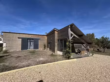 belle grange rénovée avec grand jardin et étang