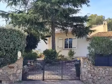 saint-aygulf – villa de 133 m² à 300 m de la mer : fort potentiel locatif & cadre...