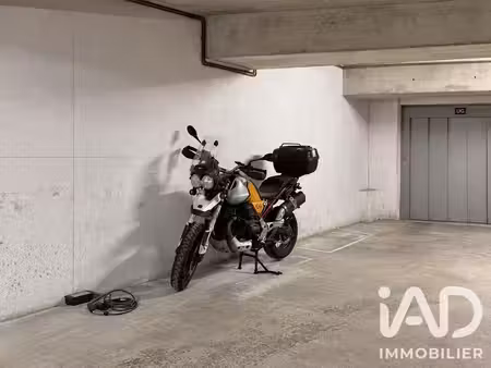 parking à paris (75011)