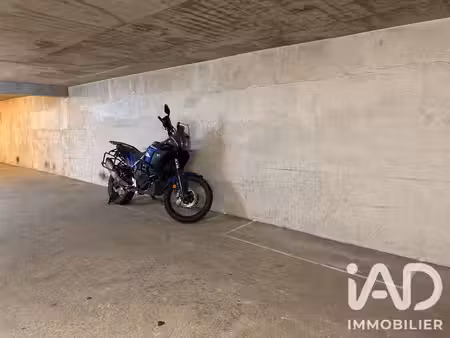parking à paris (75011)